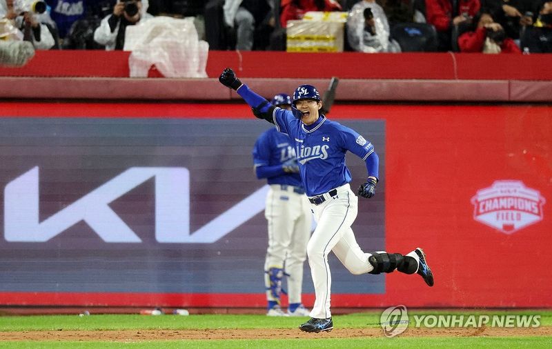 1타점 올리고 세리머니 하는 구자욱 (출처=연합뉴스)
