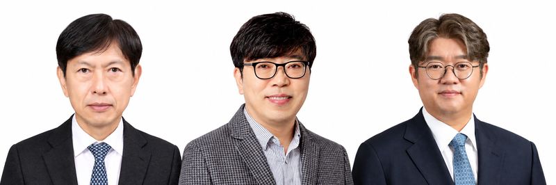 안현 SK하이닉스 미주총괄 사장(왼쪽부터)과 차선용 개발총괄 사장(미래기술연구원장 겸임), 윤풍영 코퍼레이트센터총괄 사장. 사진=뉴스1