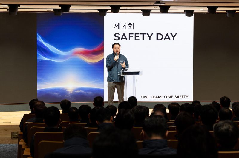 우기홍 대한항공 대표이사 부회장이 30일 서울 강서구 대한항공 본사에서 열린 제4회 세이프티 데이 행사에서 개회사를 하고 있다. 대한항공 제공