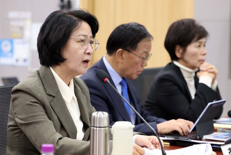 추미애 경기도지사가 30일 서울 여의도 국회 의원회관에서 열린 지방재정 확충을 위한 지방세제 개편 정책토론회에서 환영사를 하고 있다. 뉴시스