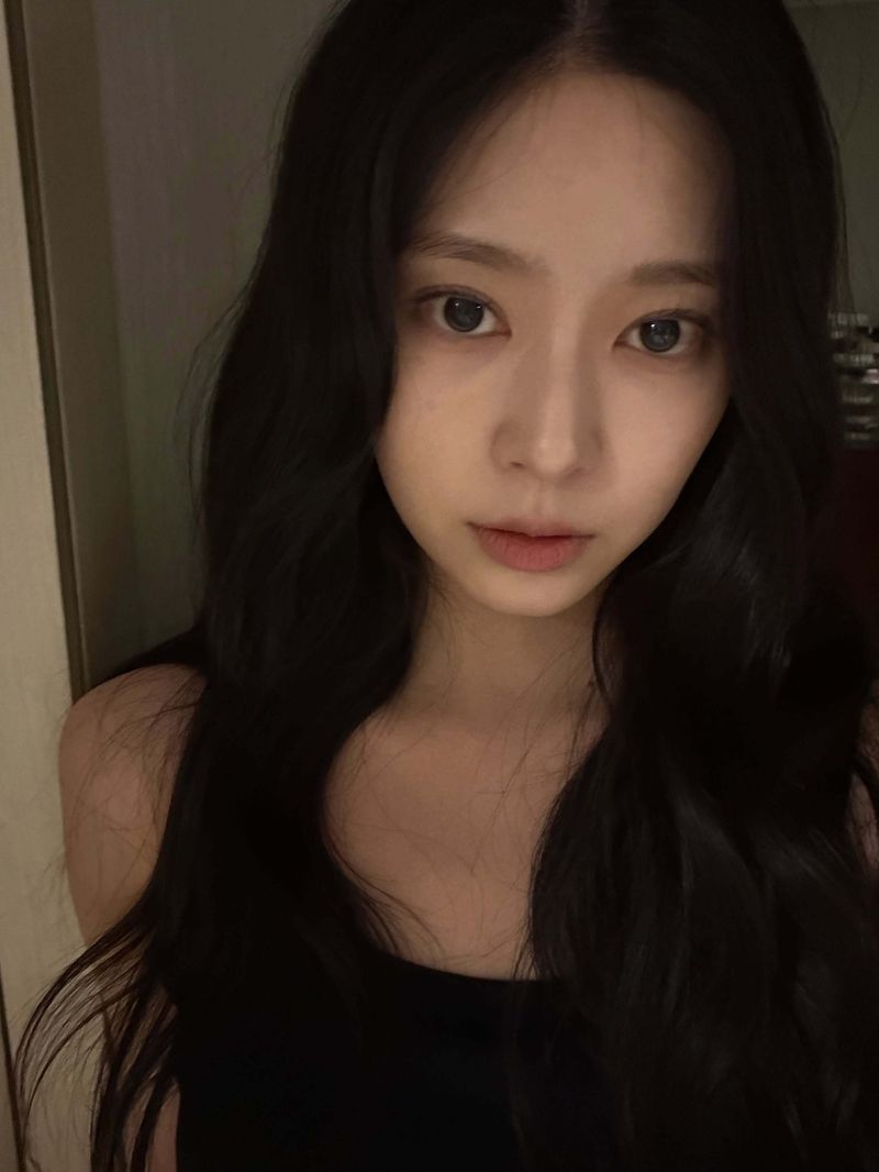 김민주, 민소매 차림에 매혹 눈빛… 근접 셀카에도 빛나는 미모 [N샷]